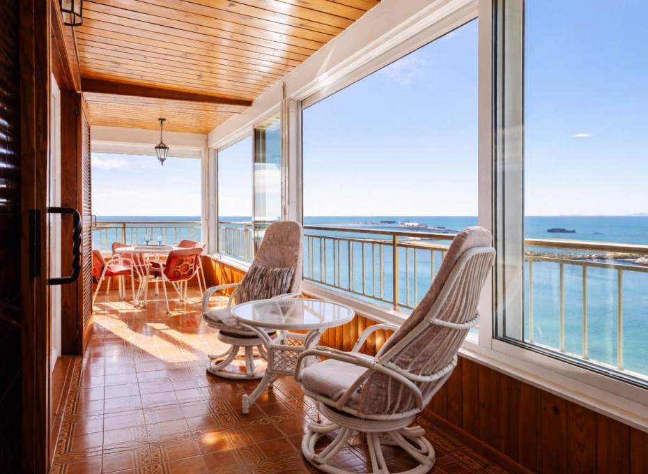 Resale - Apartment -
Torrevieja - Playa del Acequión