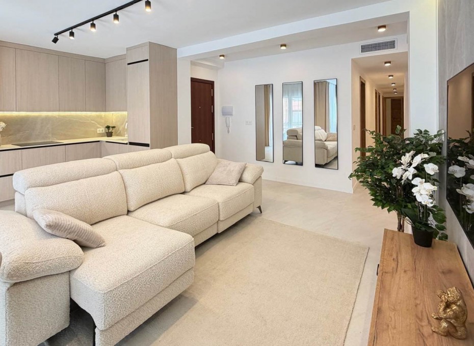 Resale - Apartment -
Torrevieja - Playa del Cura