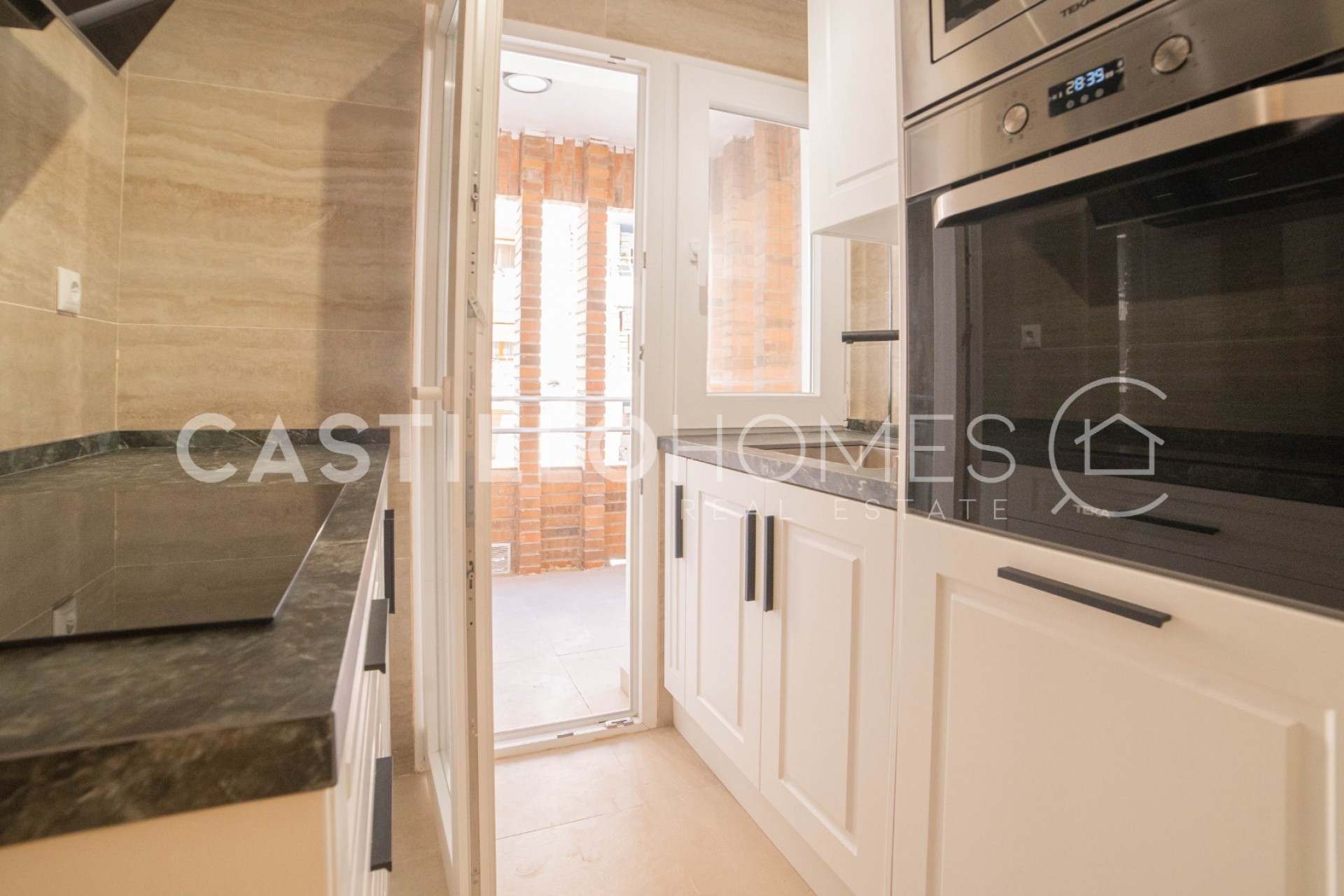 Resale - Apartment -
Torrevieja - Playa del Cura