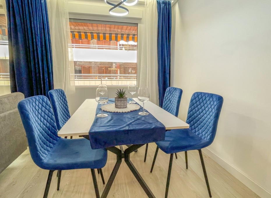 Resale - Apartment -
Torrevieja - Playa Los Naufragos