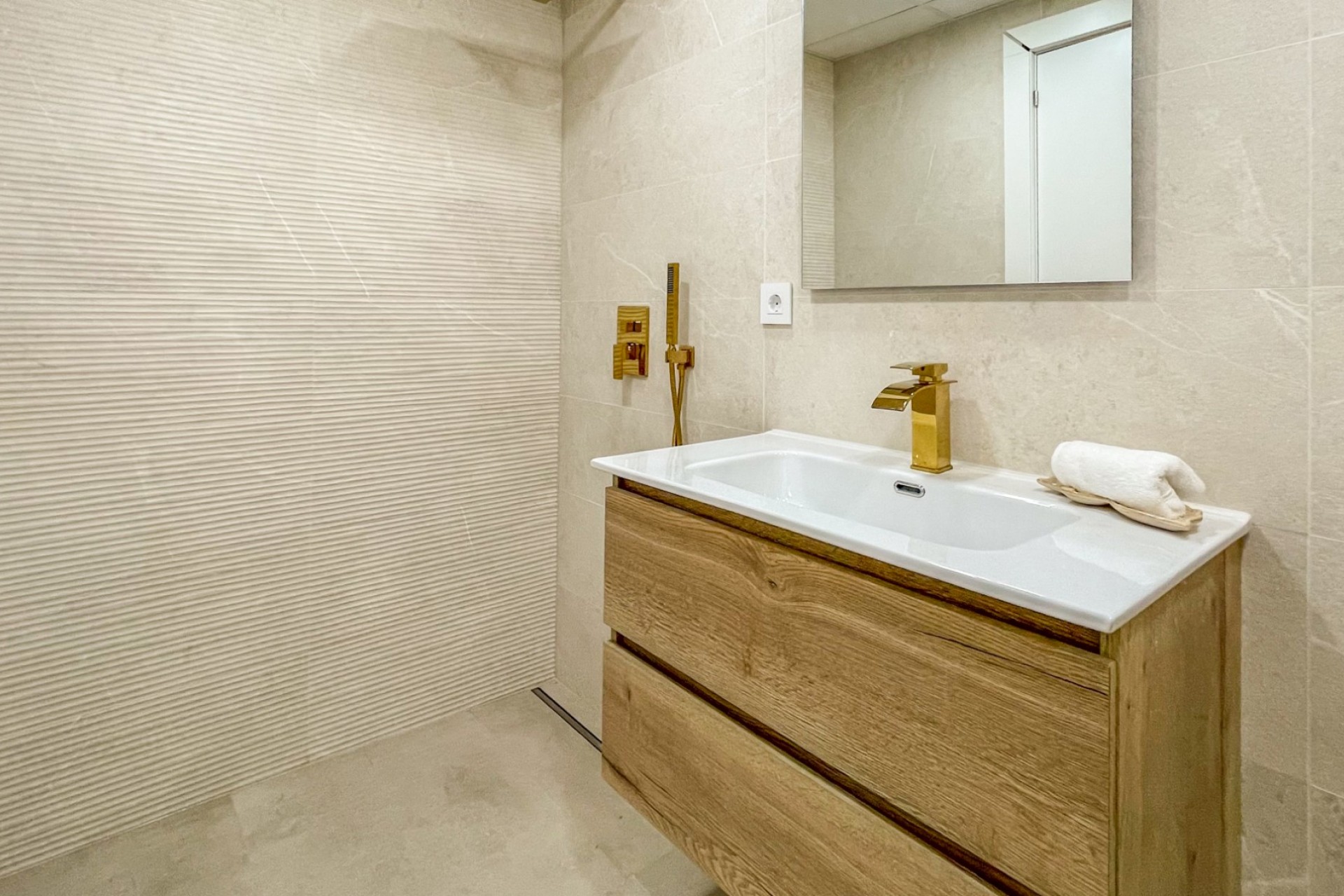 Resale - Apartment -
Torrevieja - Playa Los Naufragos