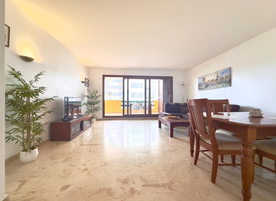 Resale - Apartment -
Torrevieja - Punta prima