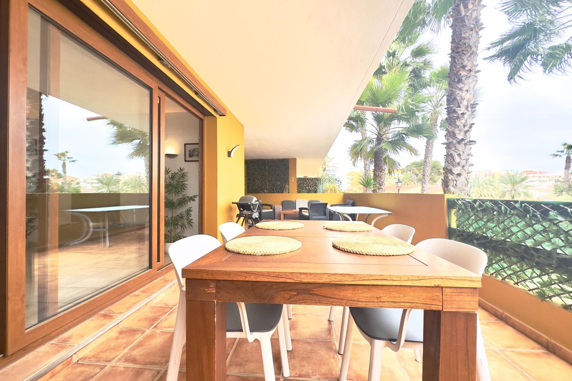 Resale - Apartment -
Torrevieja - Punta prima