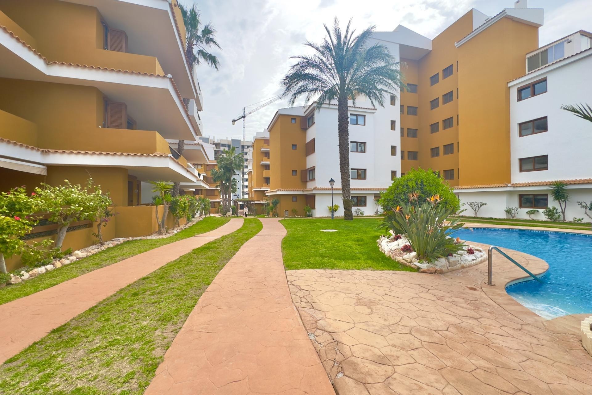 Resale - Apartment -
Torrevieja - Punta prima
