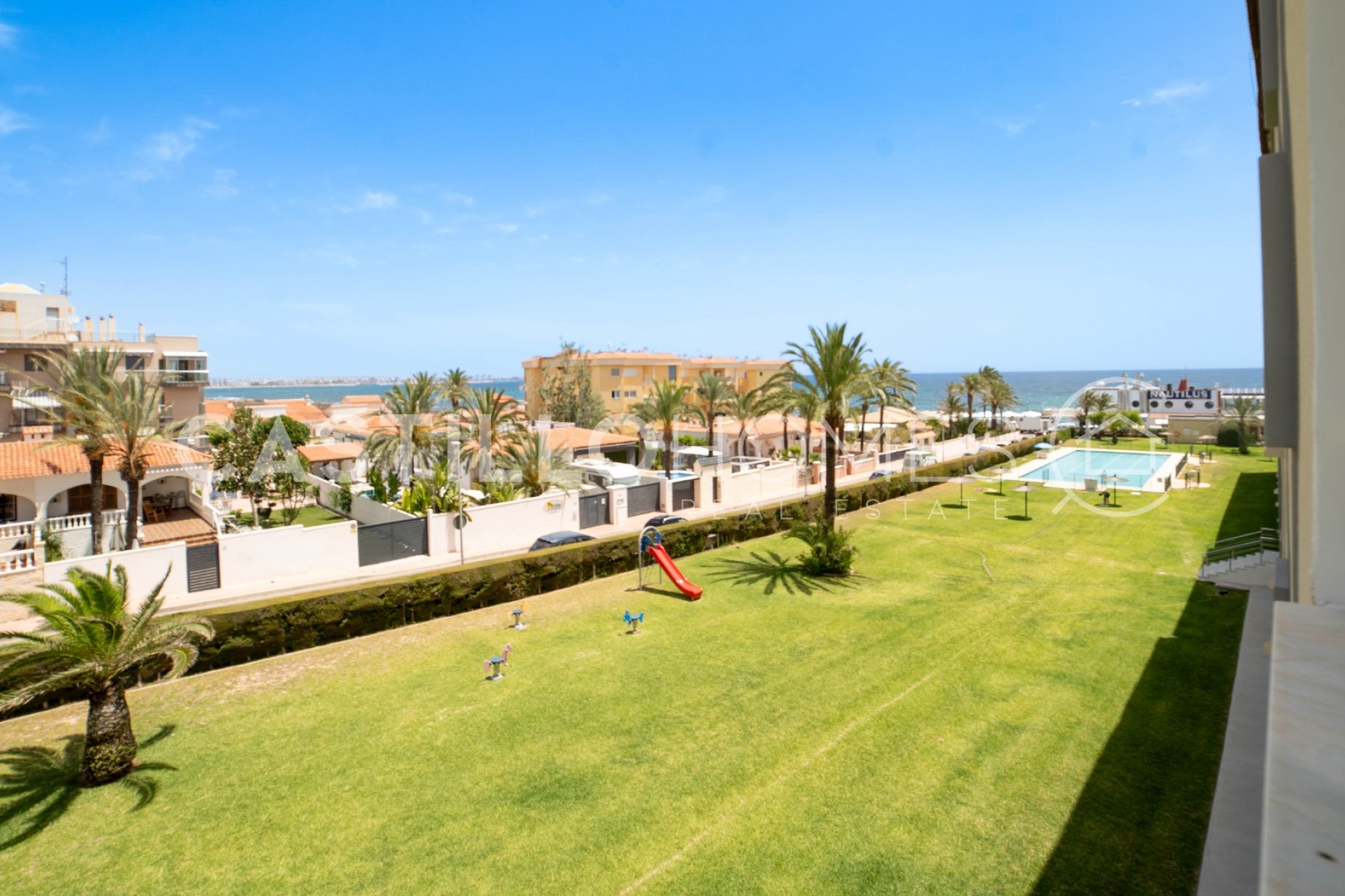 Resale - Apartment -
Torrevieja - Punta prima