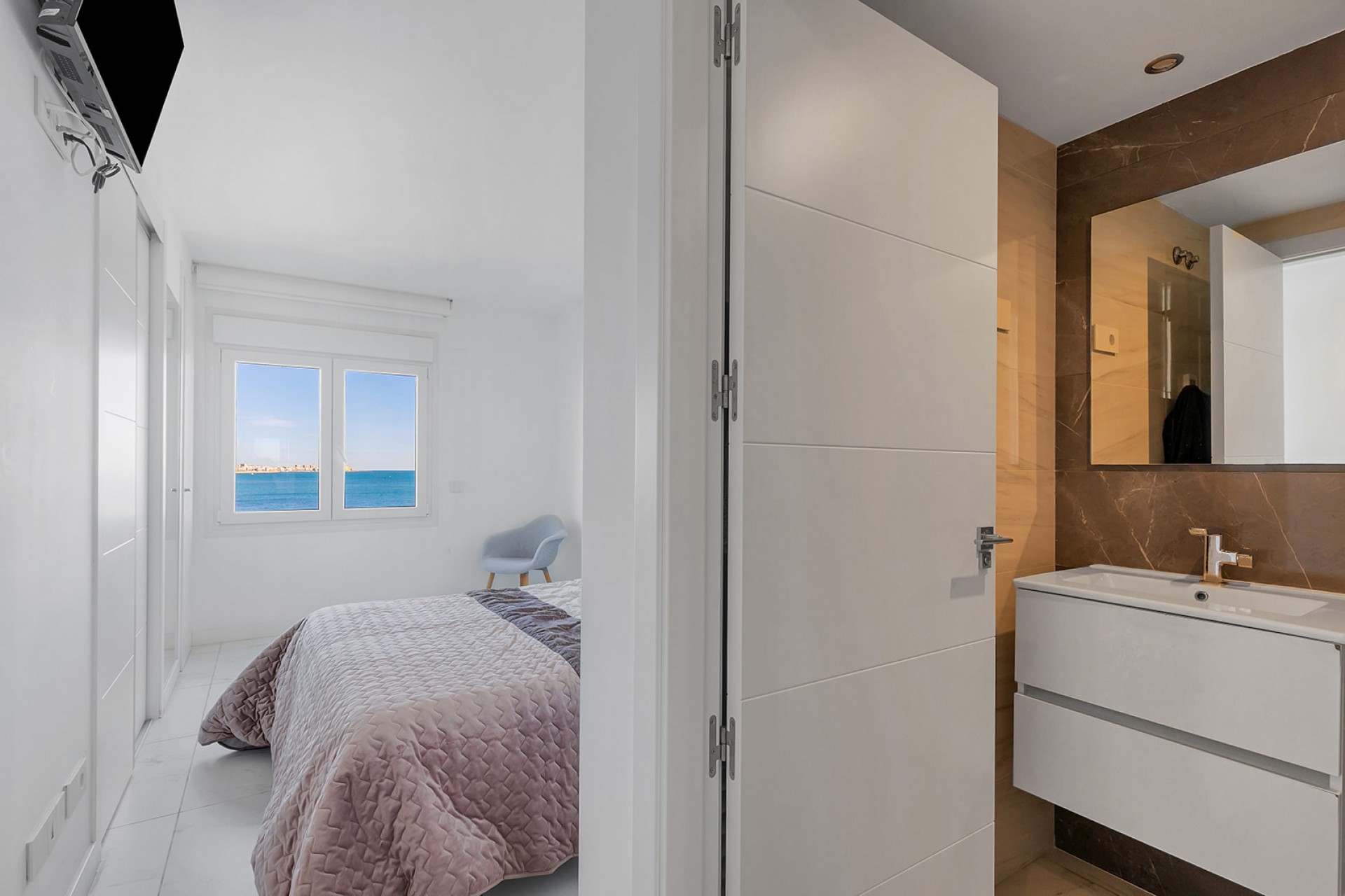 Resale - Apartment -
Torrevieja - Punta prima