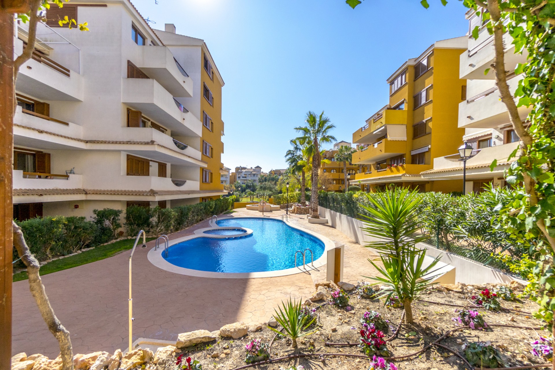 Resale - Apartment -
Torrevieja - Punta prima