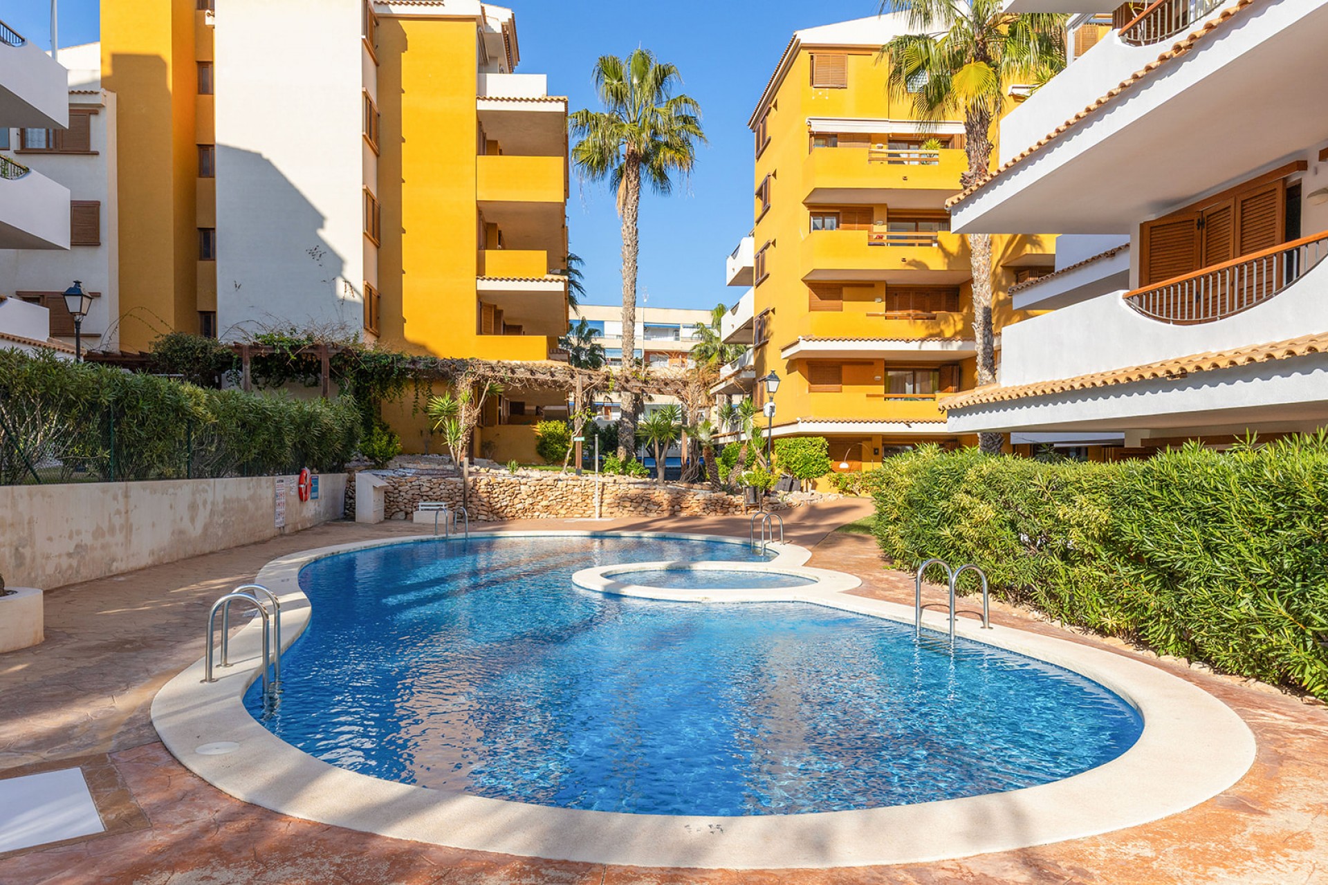 Resale - Apartment -
Torrevieja - Punta prima