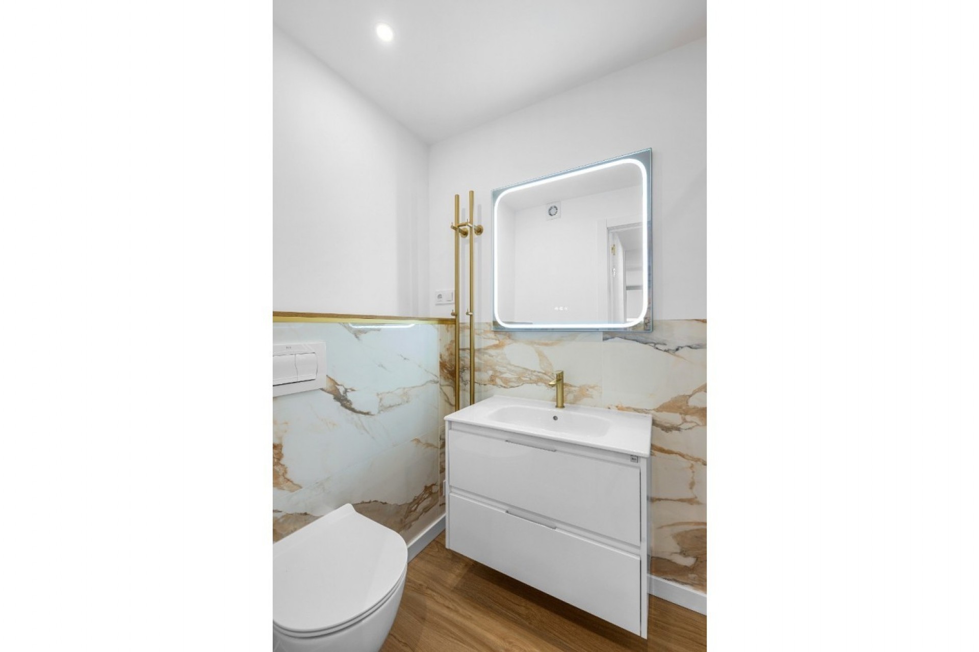 Resale - Apartment -
Torrevieja - Punta Prima