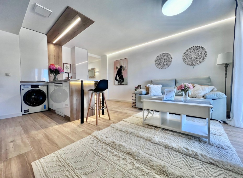 Resale - Apartment -
Torrevieja - Punta prima
