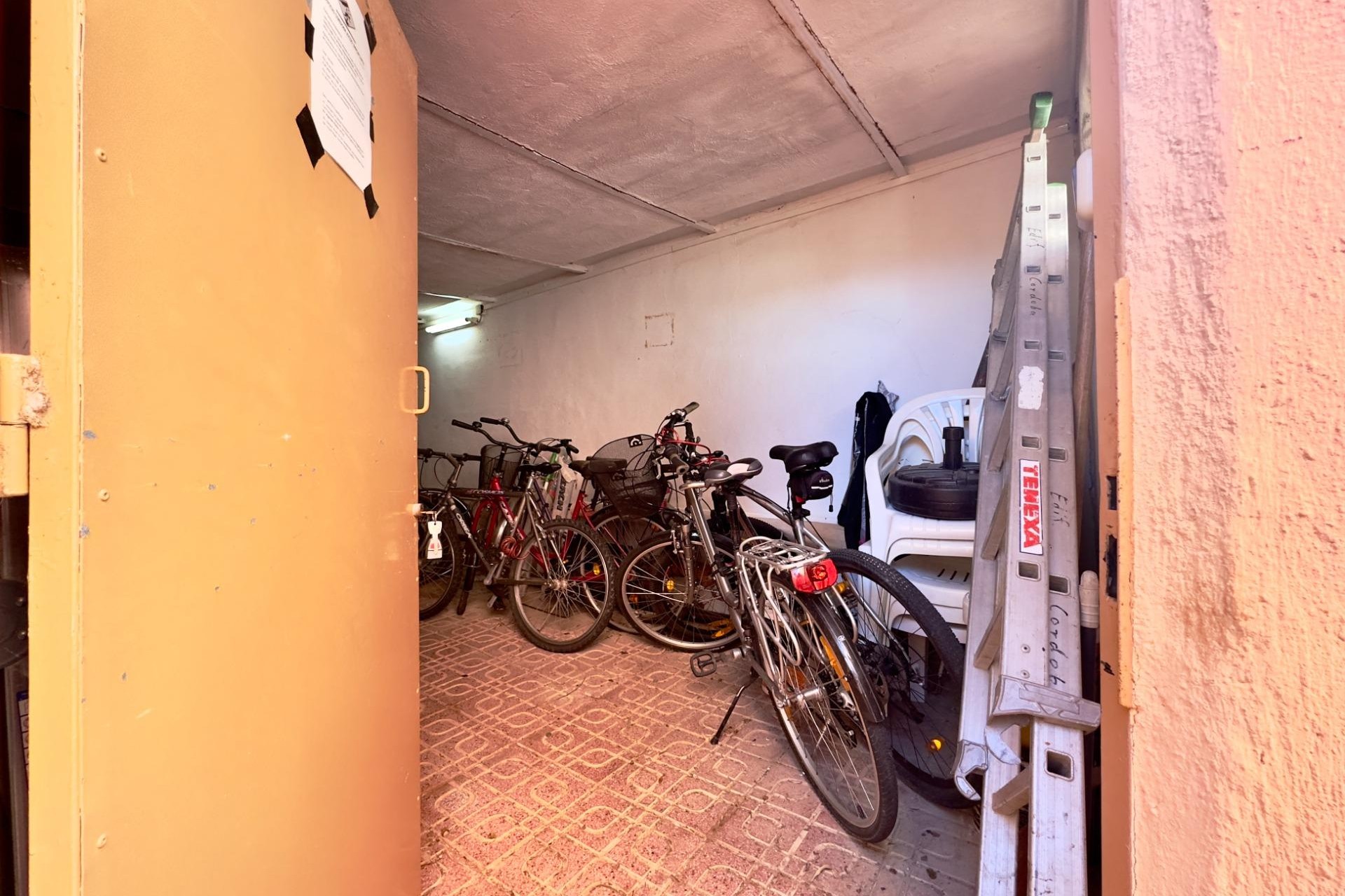 Resale - Apartment -
Torrevieja - Torreblanca