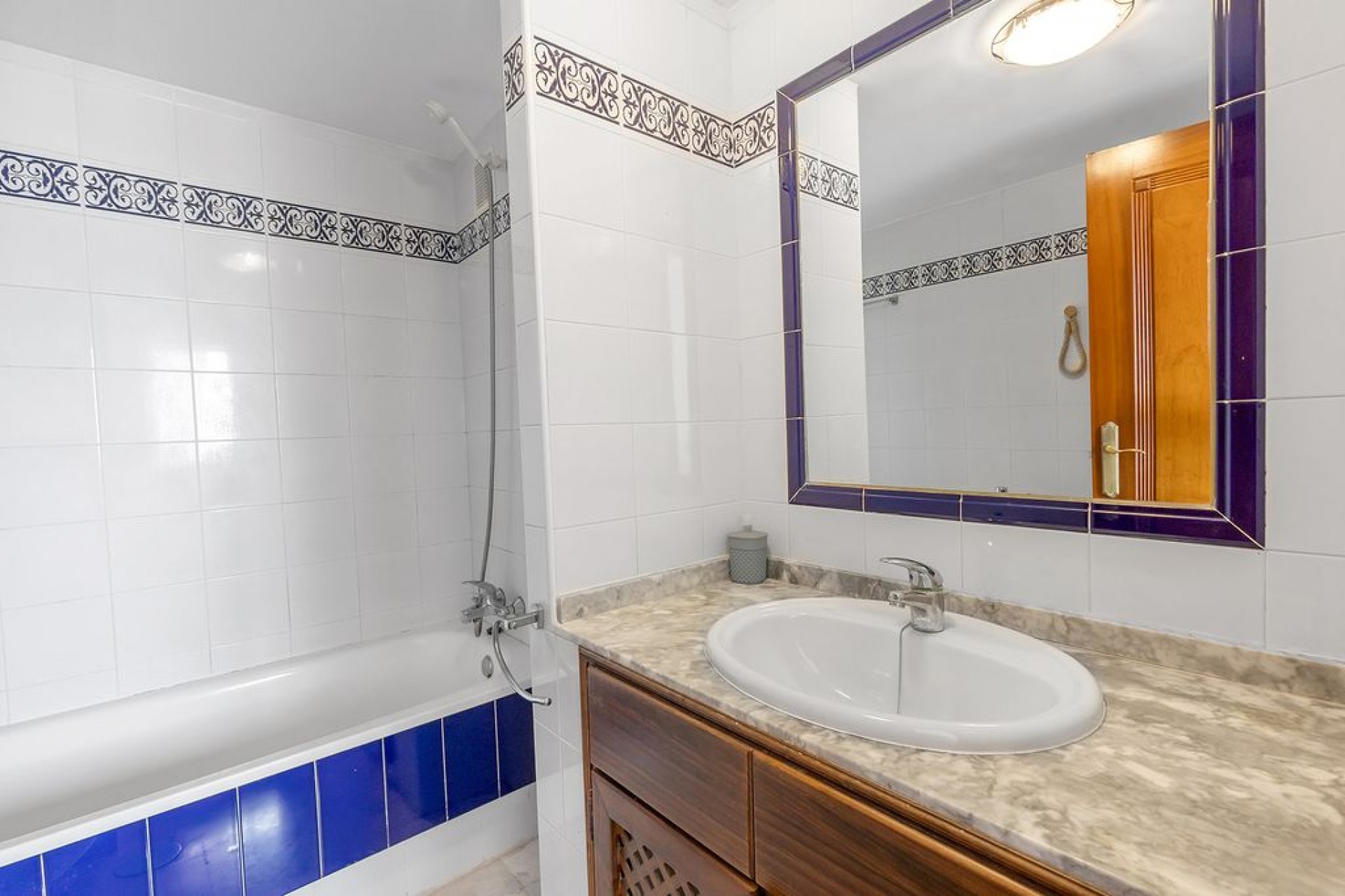 Resale - Apartment -
Torrevieja - Urb. Rosaleda