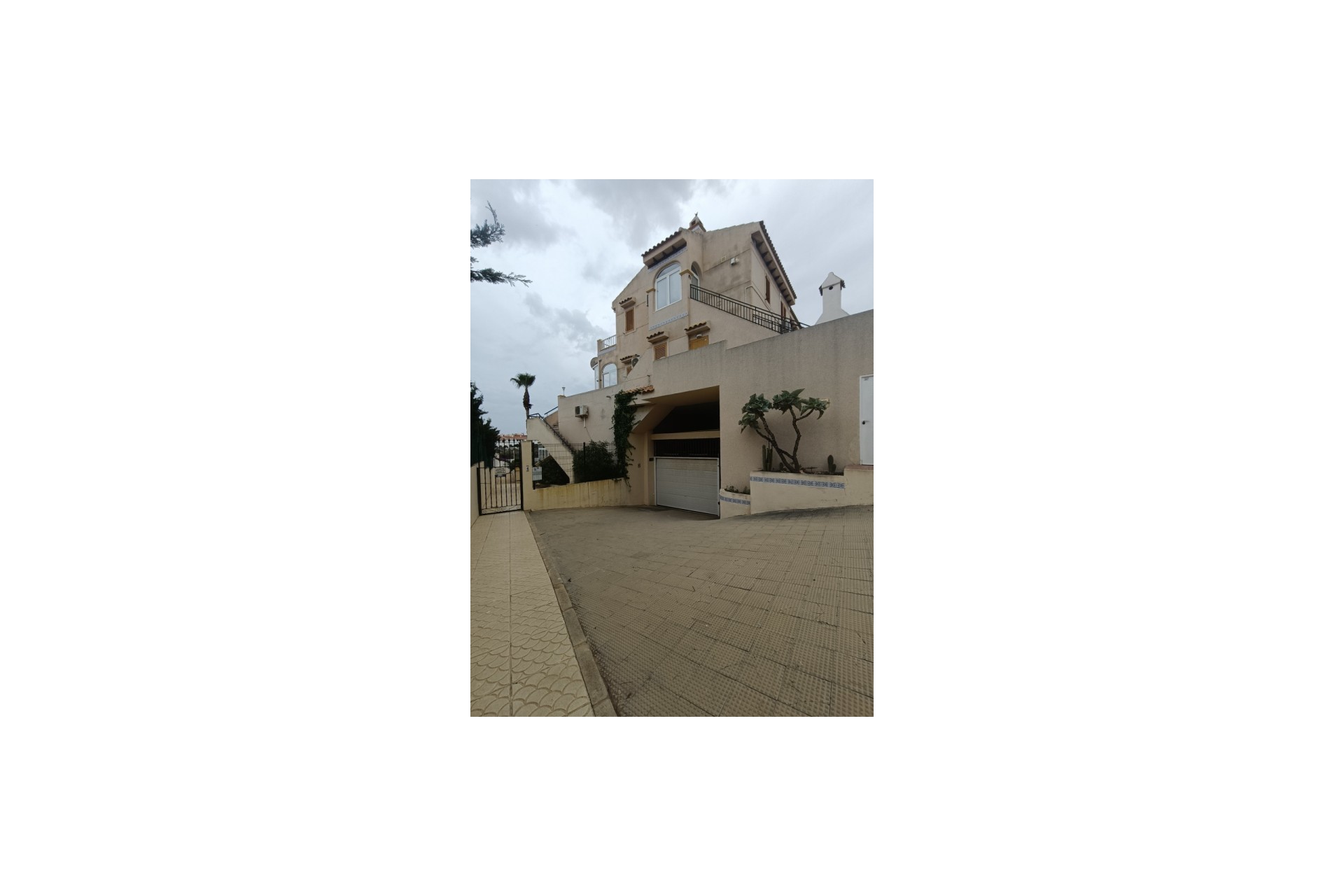 Resale - Apartment -
Torrevieja