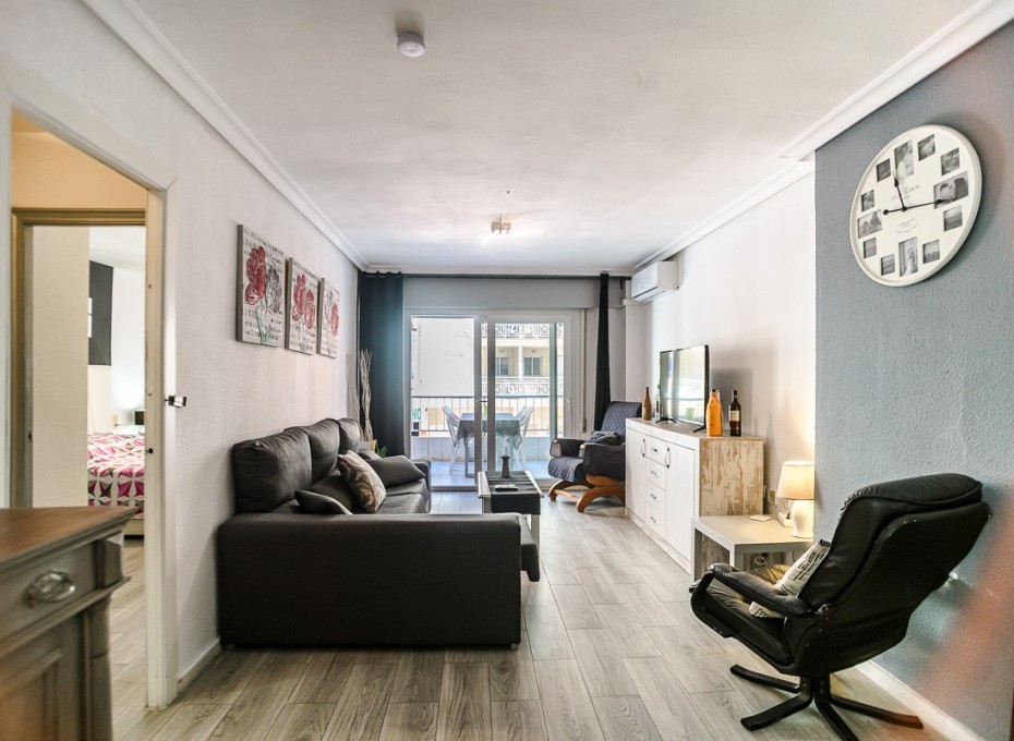 Resale - Apartment -
Torrevieja