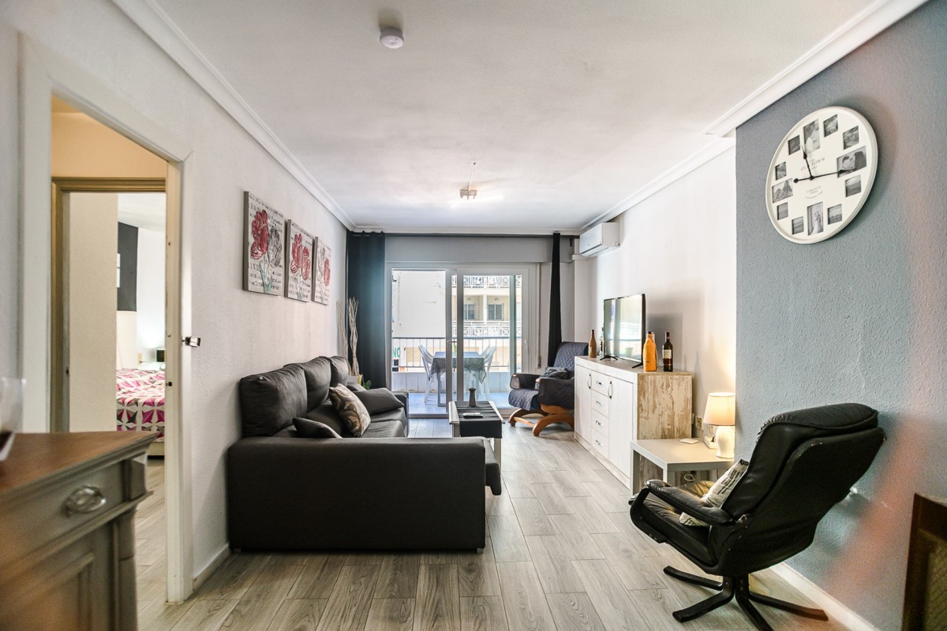 Resale - Apartment -
Torrevieja