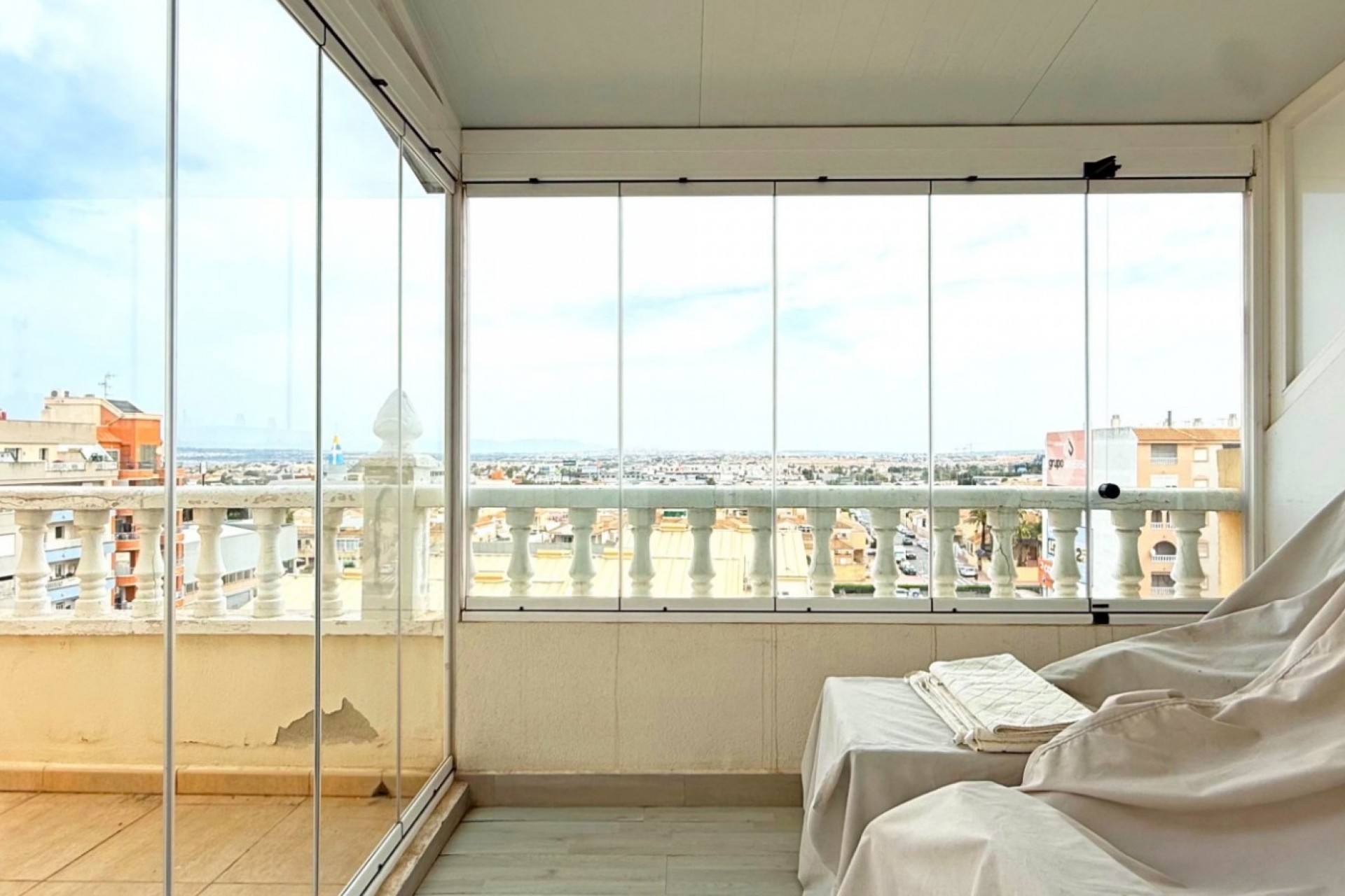 Resale - Apartment -
Torrevieja