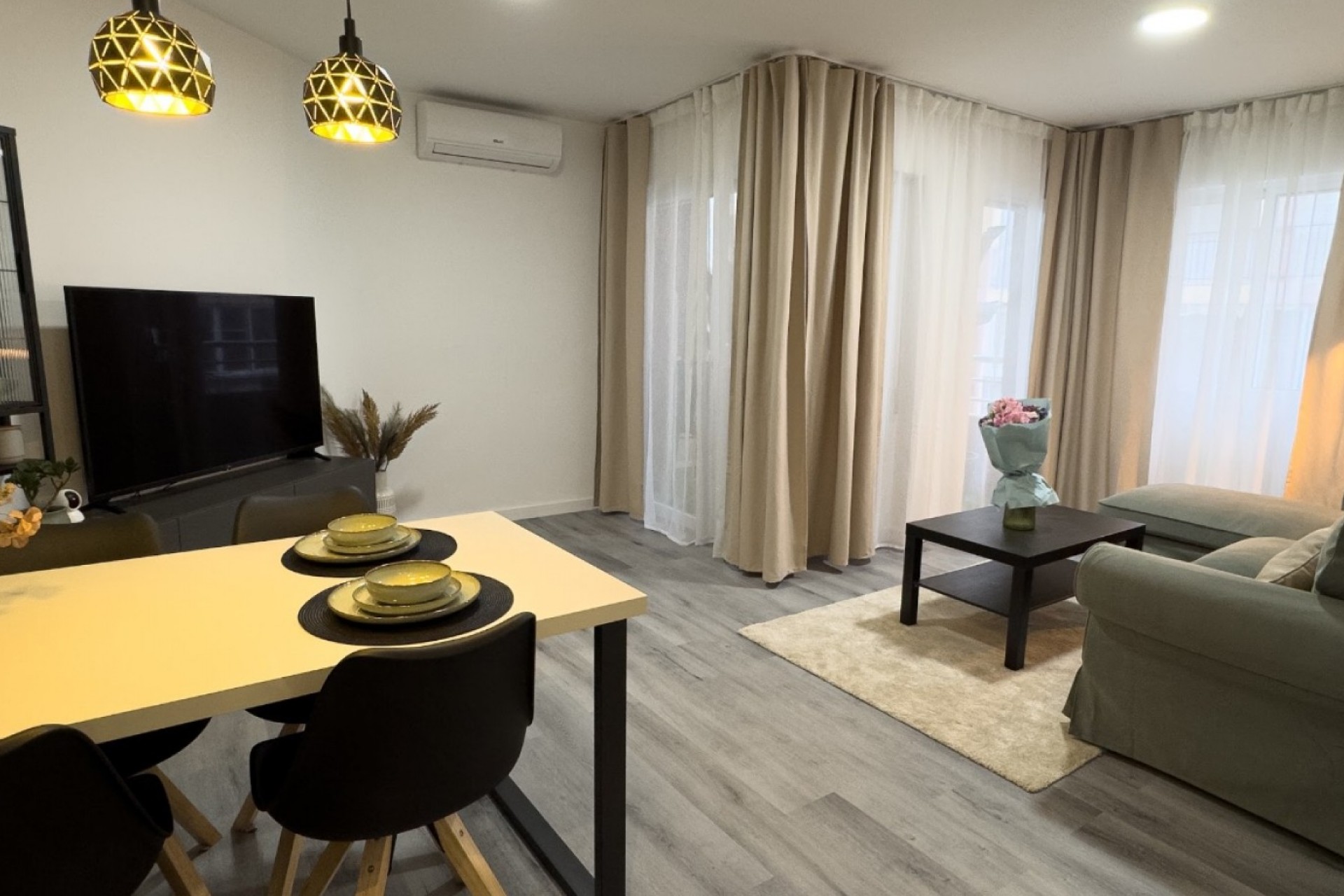 Resale - Apartment -
Torrevieja