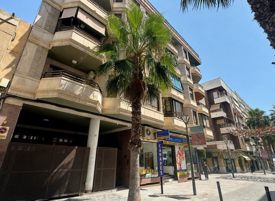Resale - Apartment -
Torrevieja