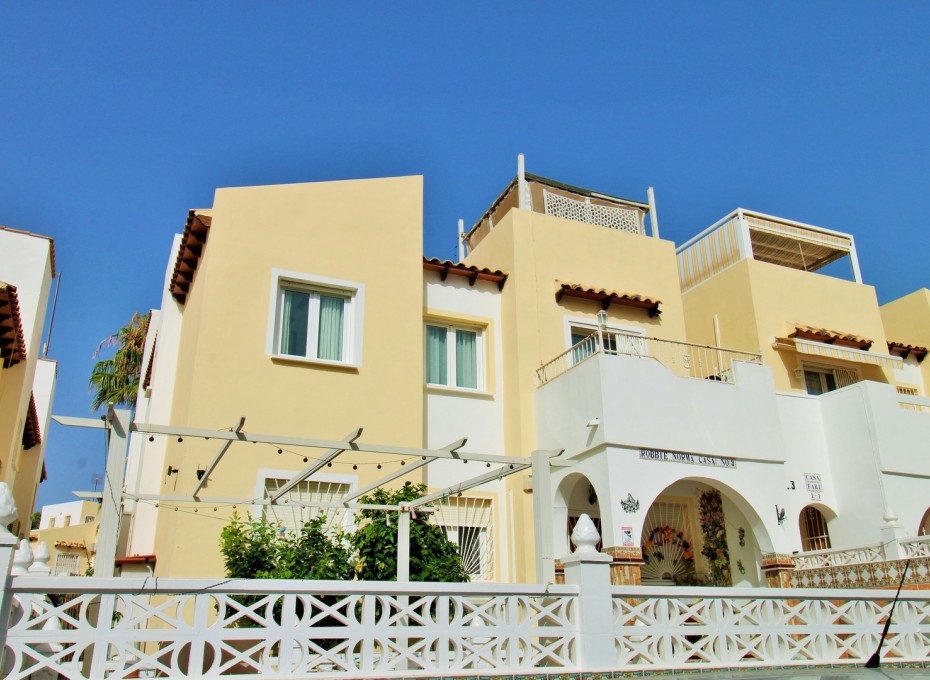 Resale - Apartment -
Villamartin