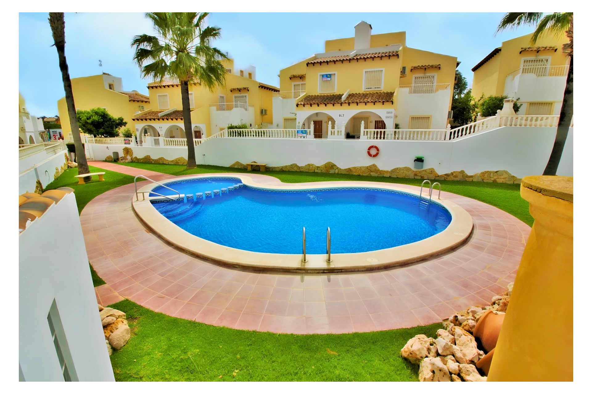 Resale - Apartment -
Villamartin