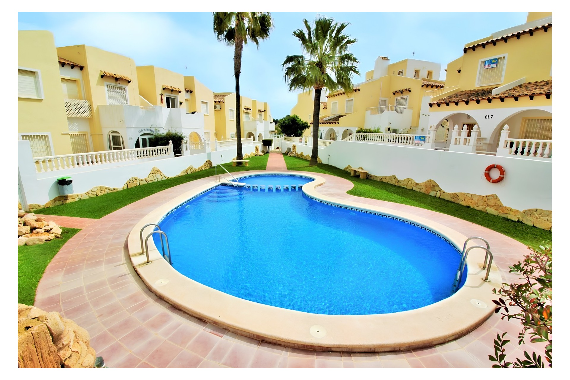 Resale - Apartment -
Villamartin