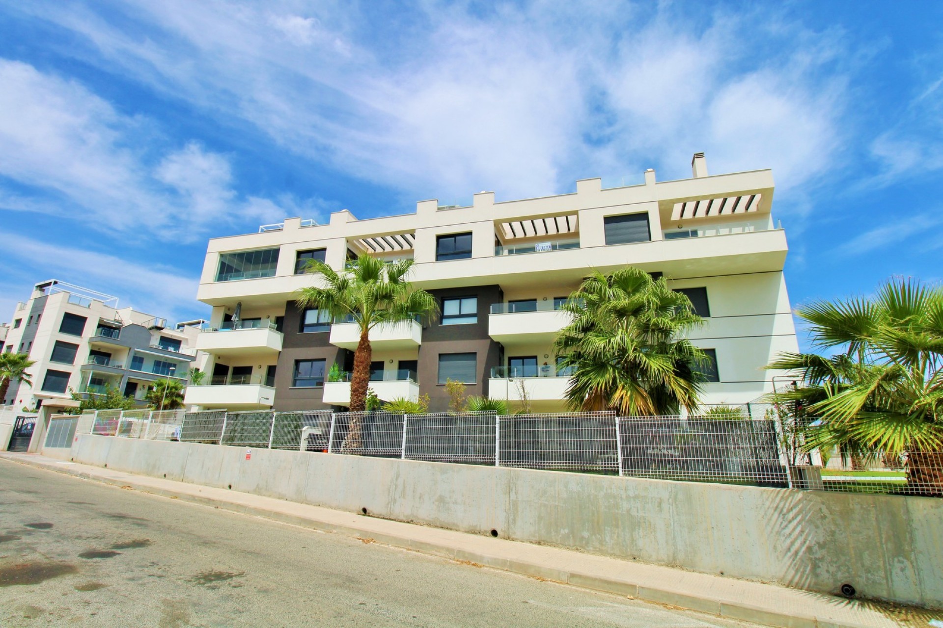 Resale - Apartment -
Villamartin