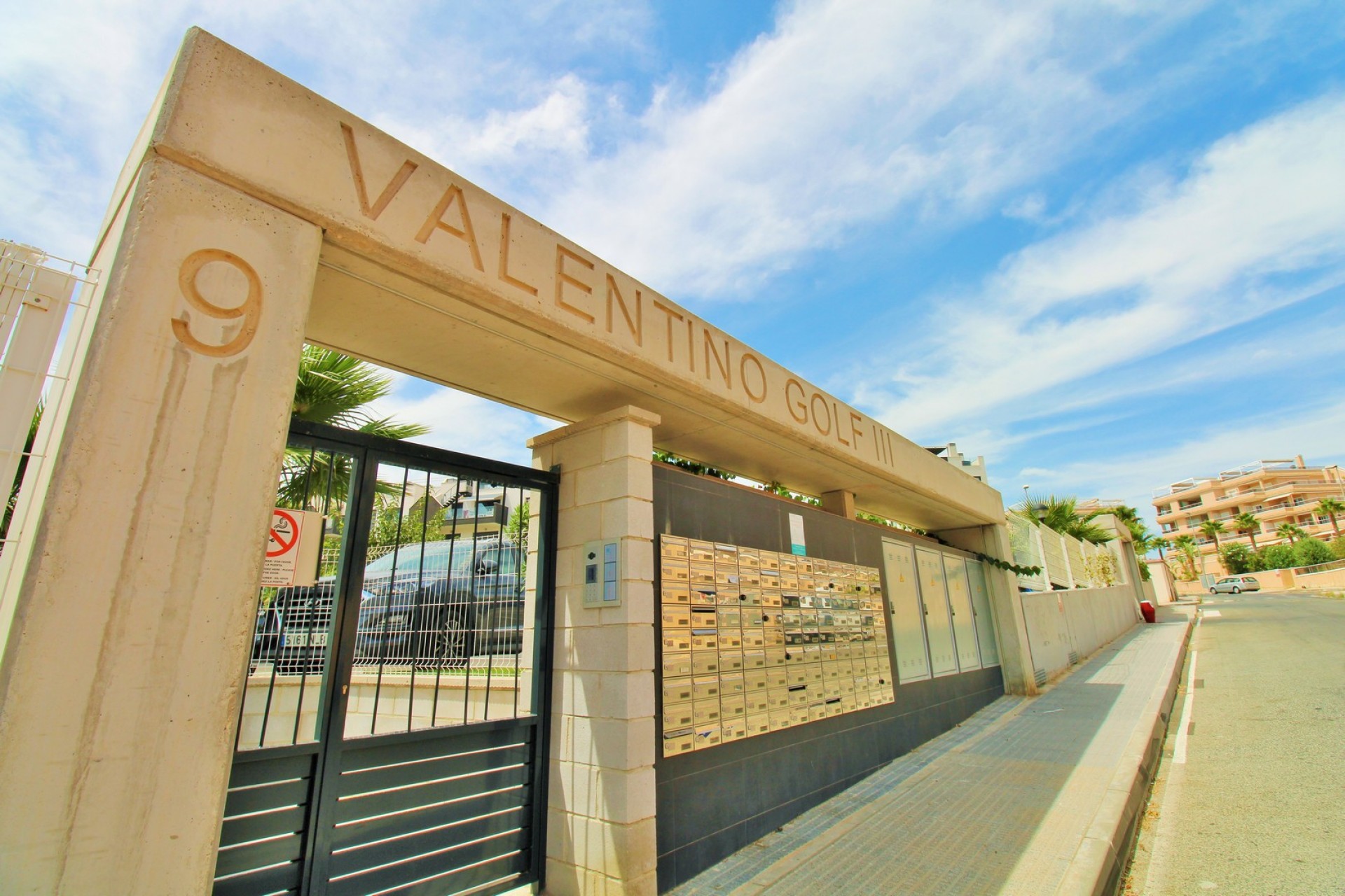 Resale - Apartment -
Villamartin