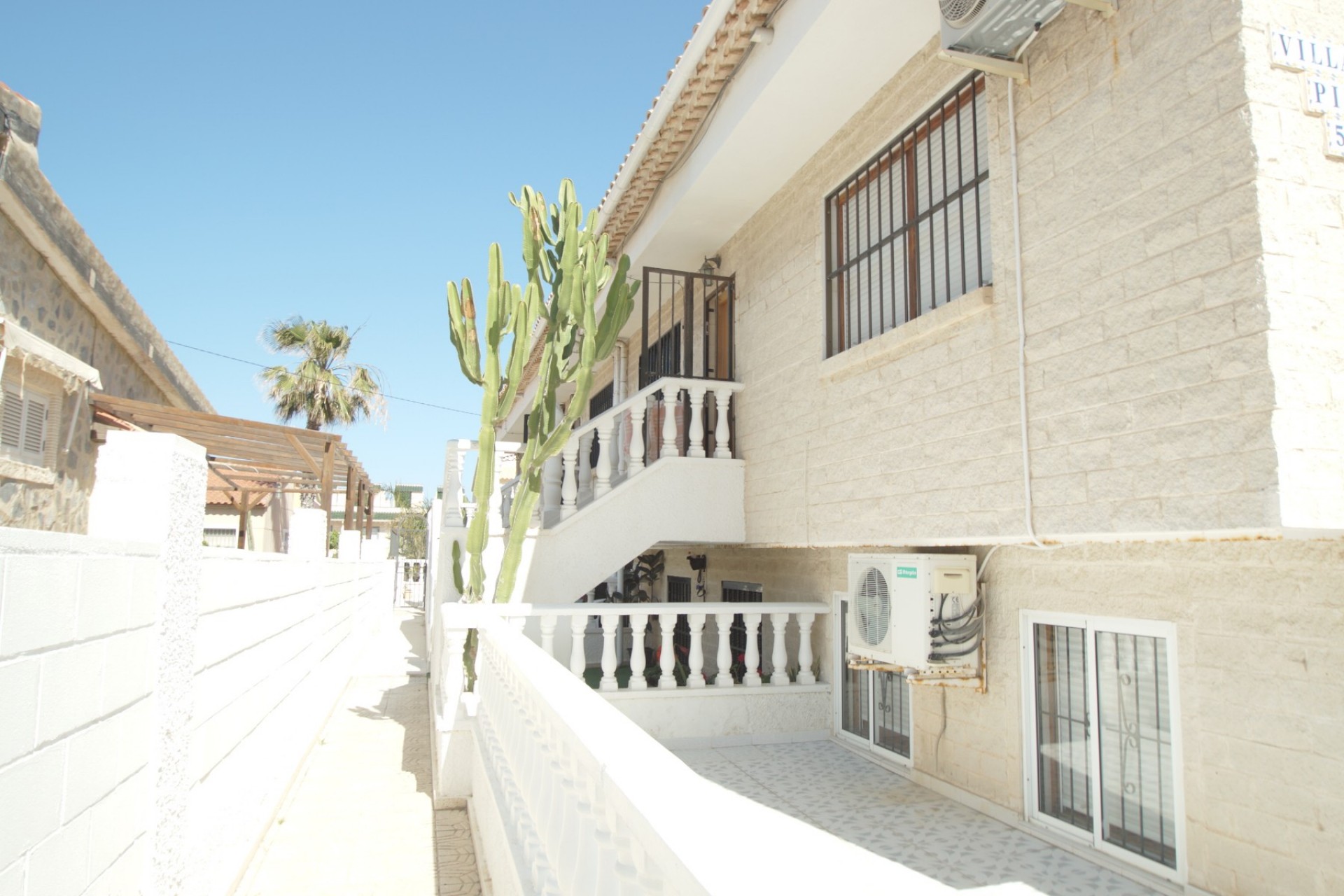 Resale - Bungalow -
La Mata - Playa
