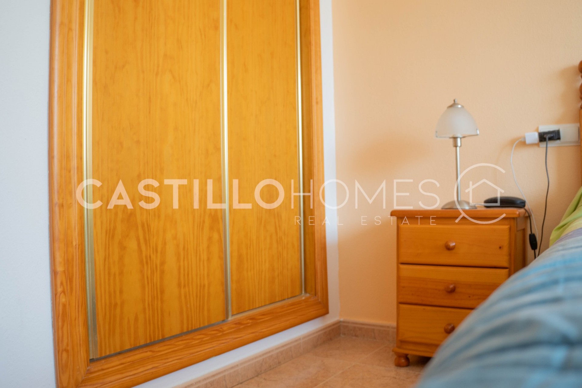Resale - Bungalow -
Orihuela Costa - La Florida