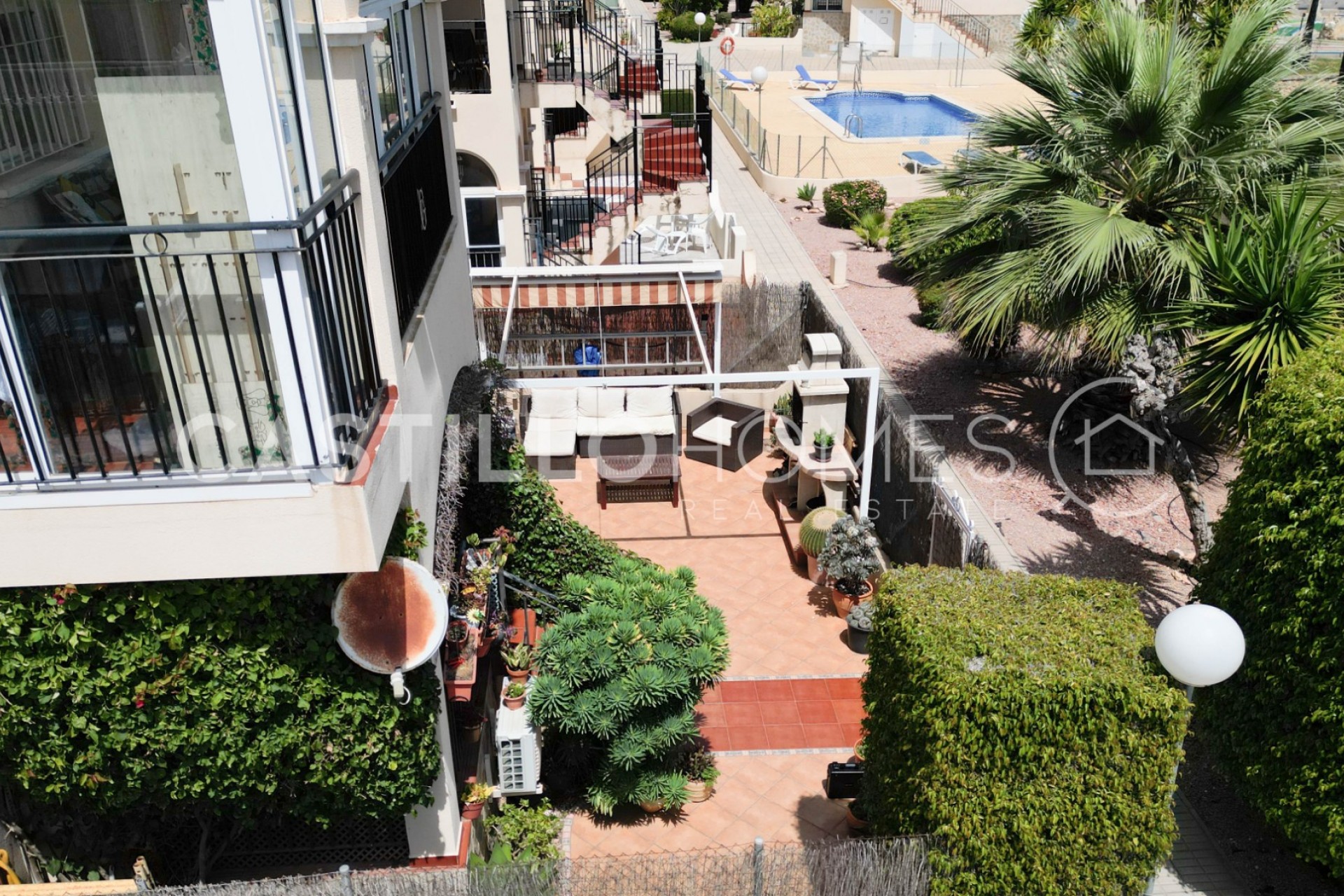 Resale - Bungalow -
Orihuela Costa - La Florida