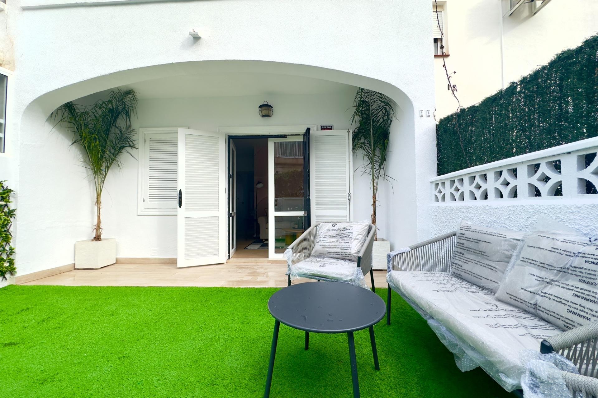 Resale - Bungalow -
Orihuela Costa - La Regia