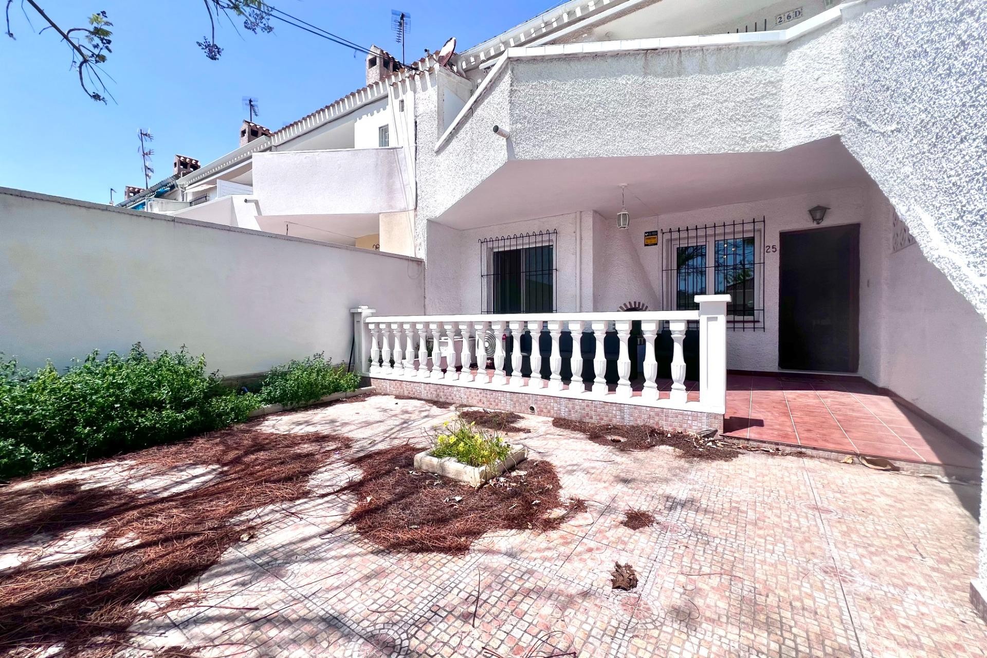 Resale - Bungalow -
Orihuela Costa - La Regia