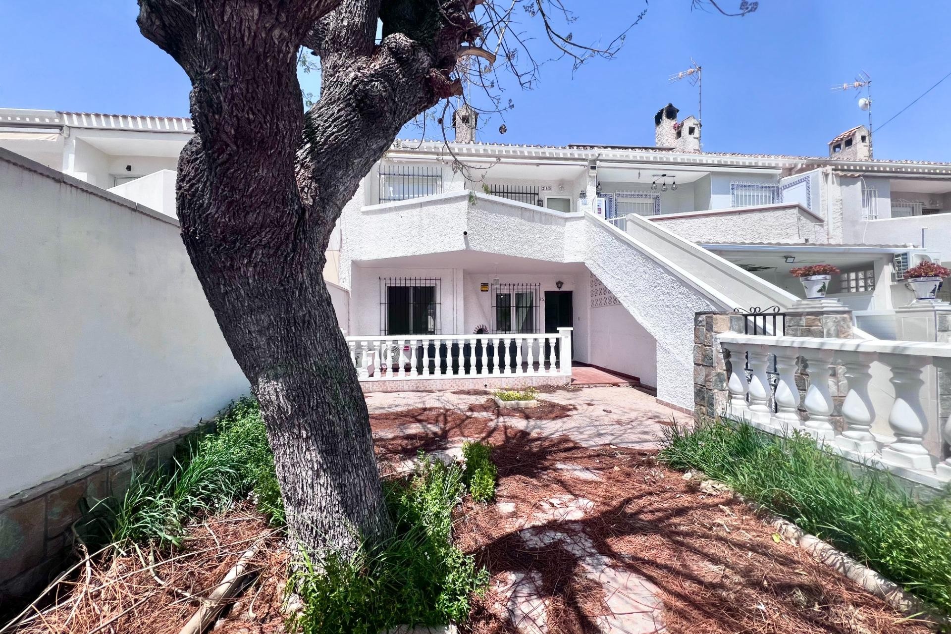 Resale - Bungalow -
Orihuela Costa - La Regia