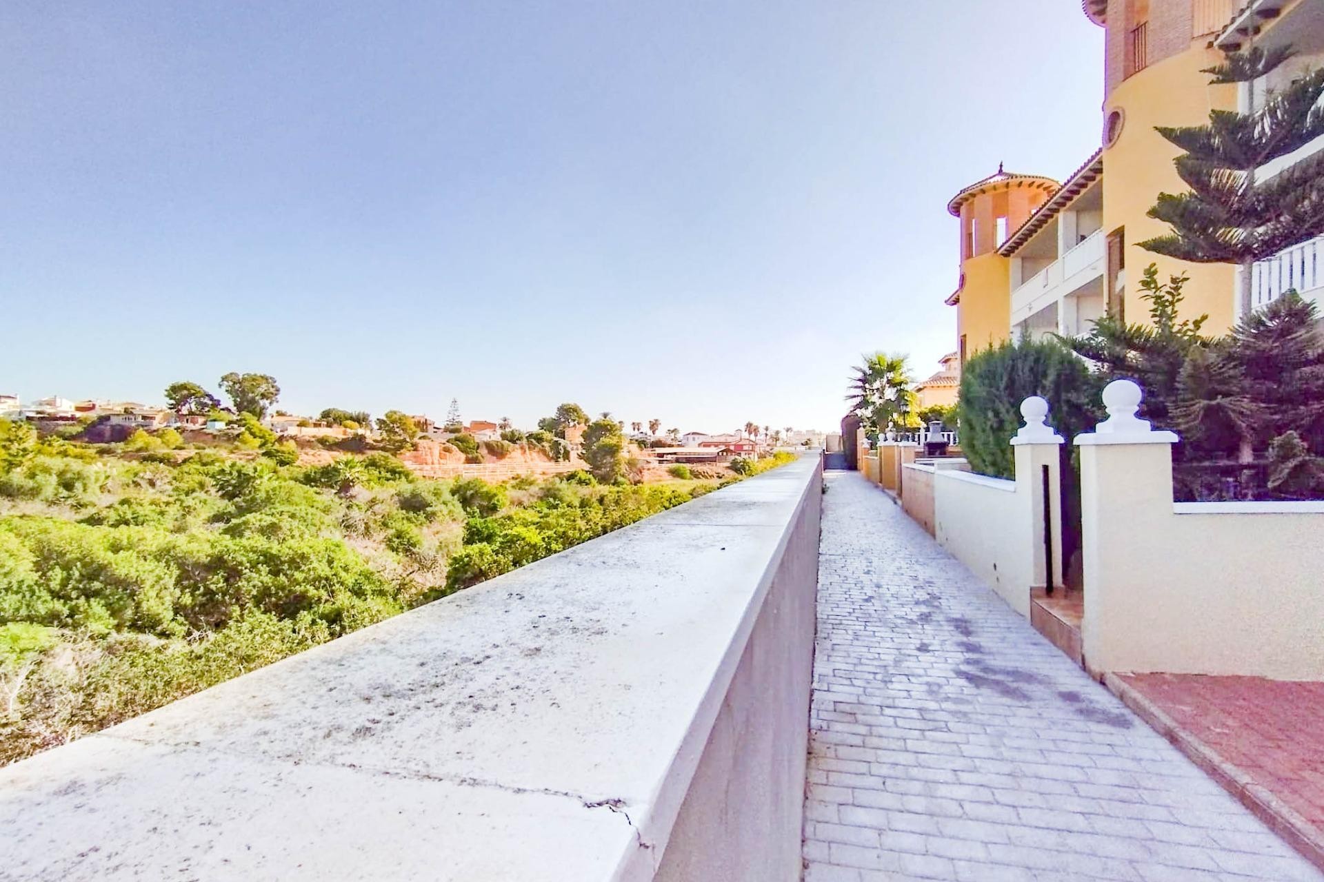 Resale - Bungalow -
Orihuela Costa - Lomas de Cabo Roig-Los Dolses