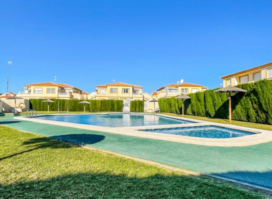 Resale - Bungalow -
Orihuela Costa - Playa Flamenca