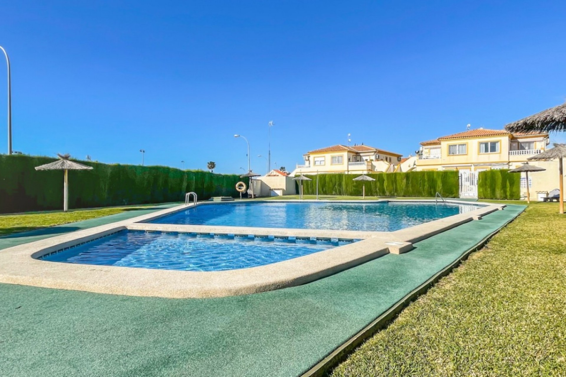 Resale - Bungalow -
Orihuela Costa - Playa Flamenca