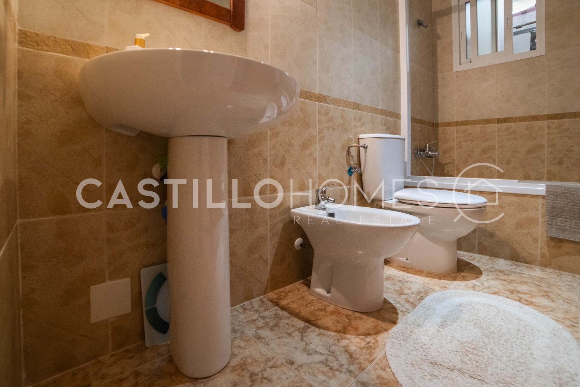 Resale - Bungalow -
Orihuela Costa - Punta Prima