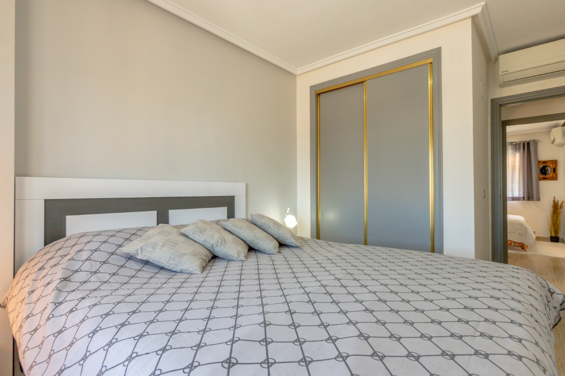 Resale - Bungalow -
Orihuela Costa - Villamartín
