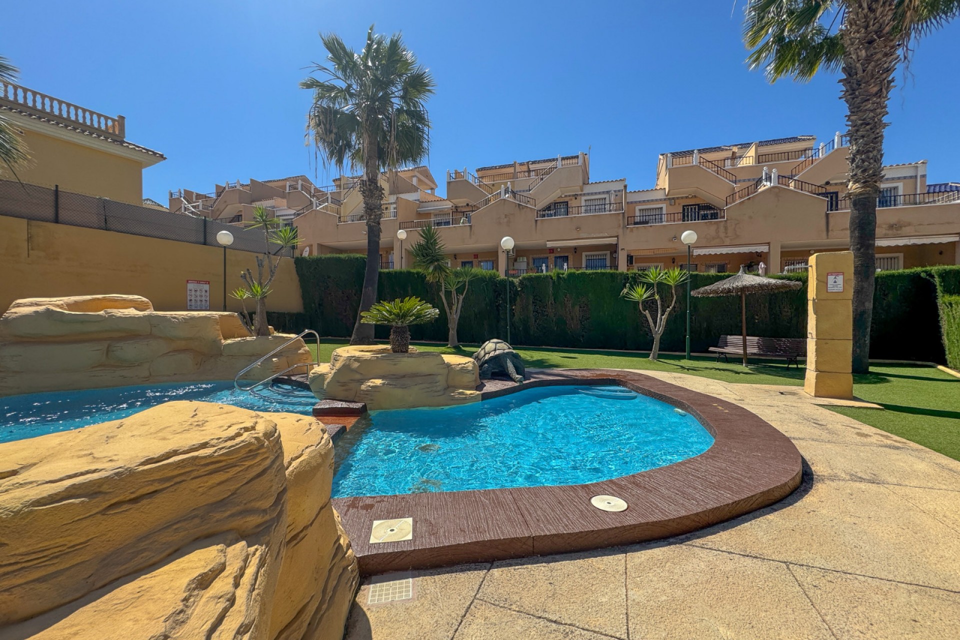 Resale - Bungalow -
Orihuela Costa - Villamartín