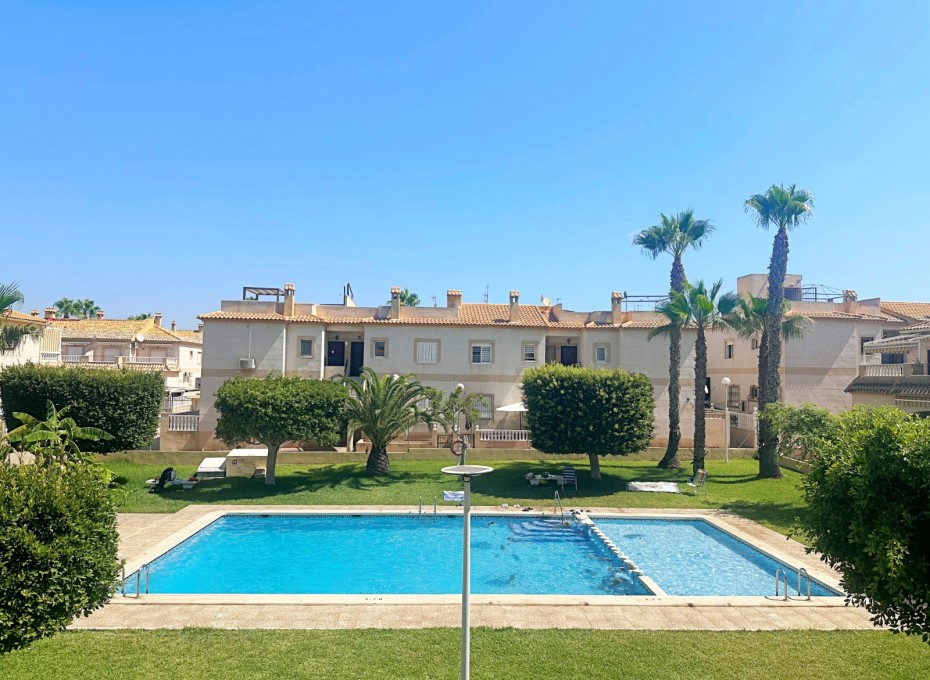 Resale - Bungalow -
Torrevieja - Aguas Nuevas