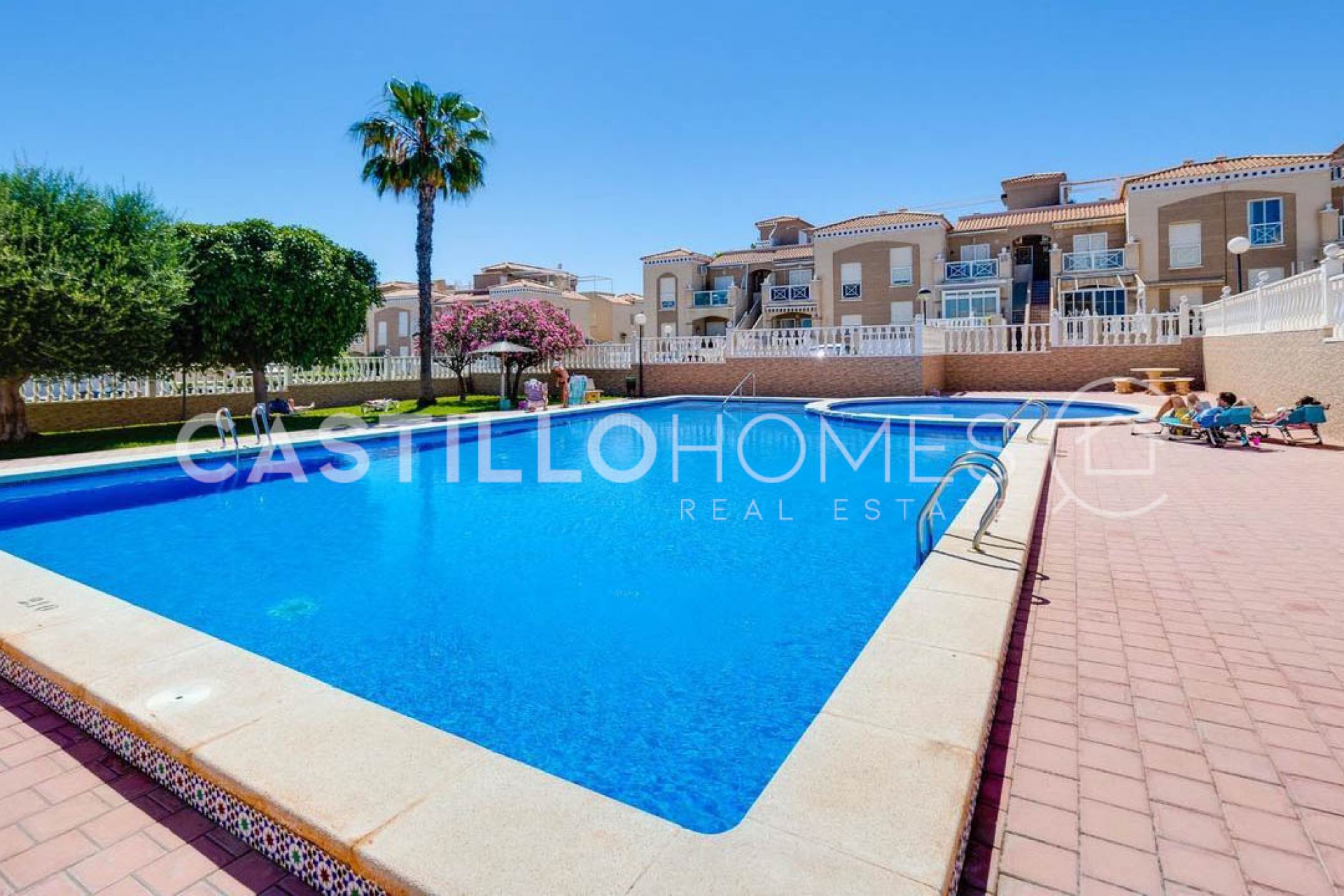 Resale - Bungalow -
Torrevieja - Altos de la Bahía