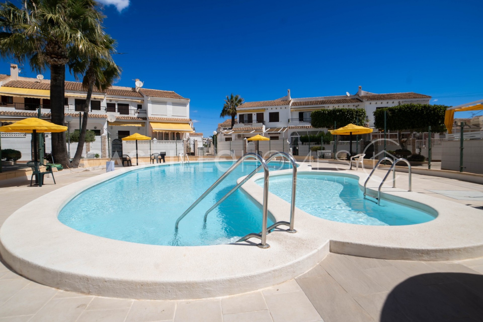 Resale - Bungalow -
Torrevieja - La Mata