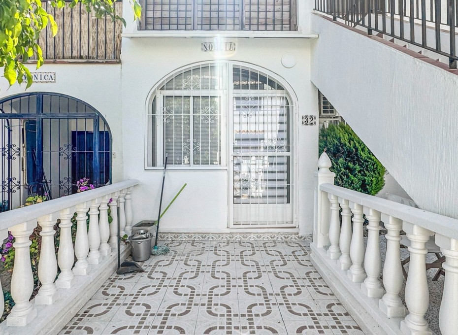 Resale - Bungalow -
Torrevieja - Los Balcones - Los Altos del Edén