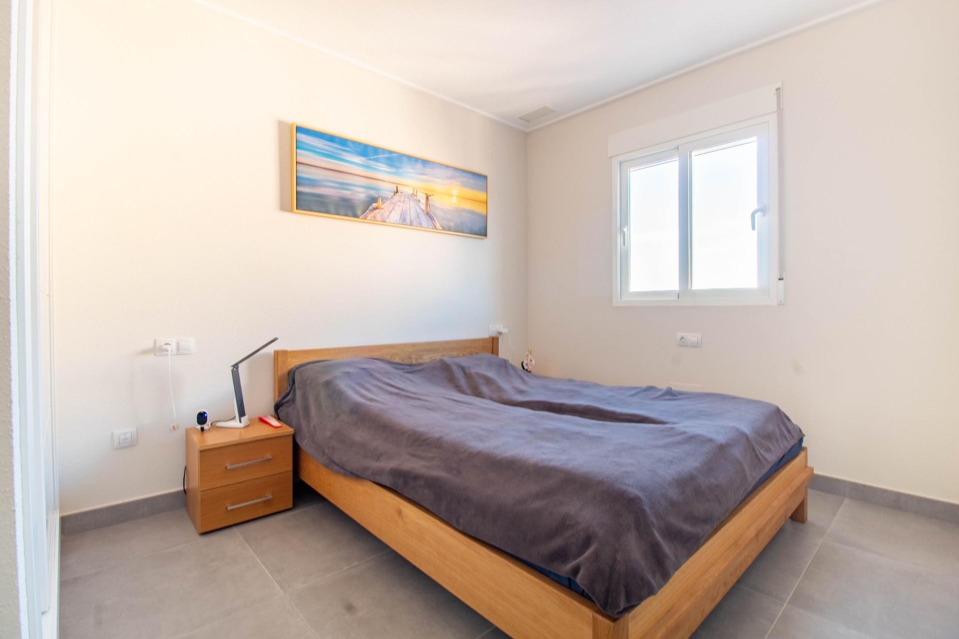 Resale - Bungalow -
Torrevieja - Punta prima