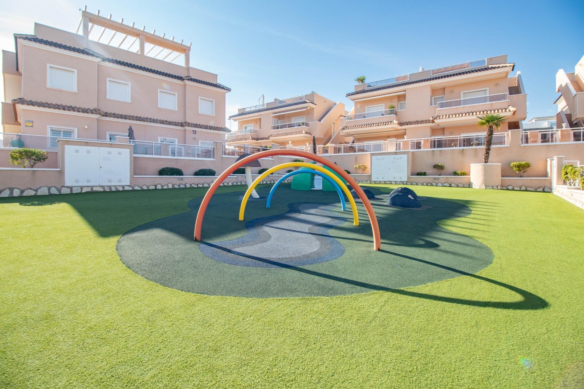Resale - Bungalow -
Torrevieja - Punta prima