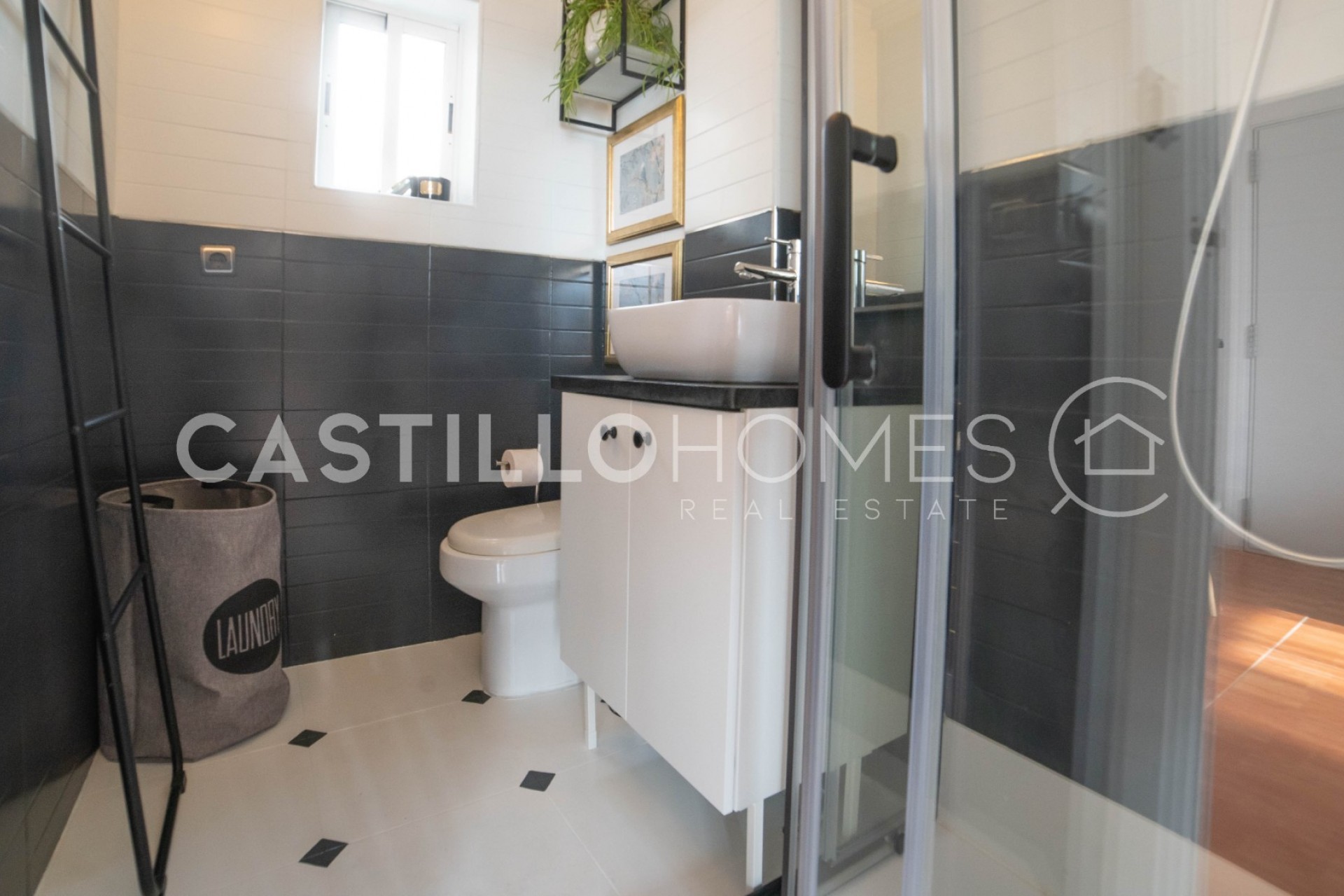 Resale - Bungalow -
Torrevieja - Punta prima