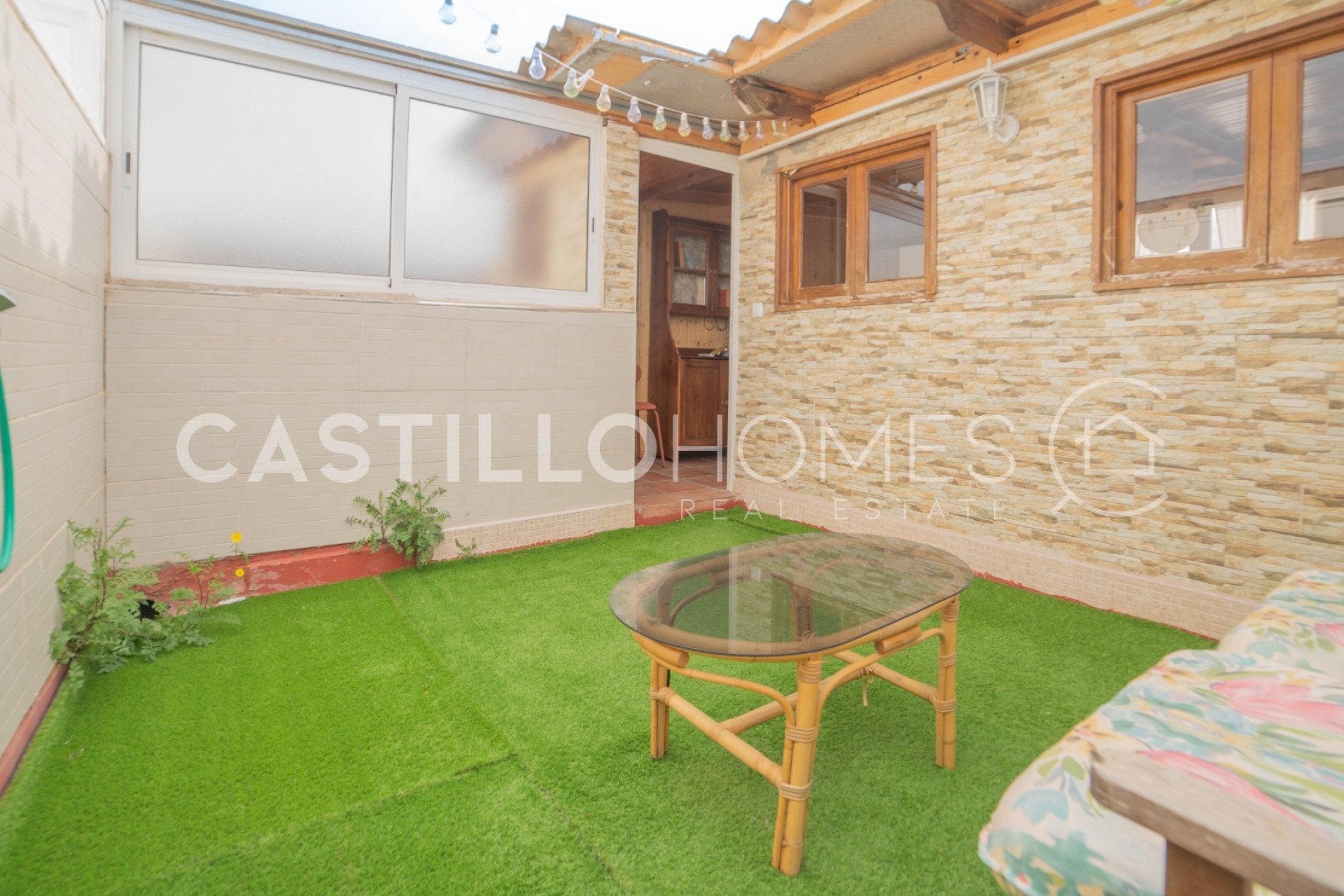 Resale - Bungalow -
Torrevieja - Punta prima