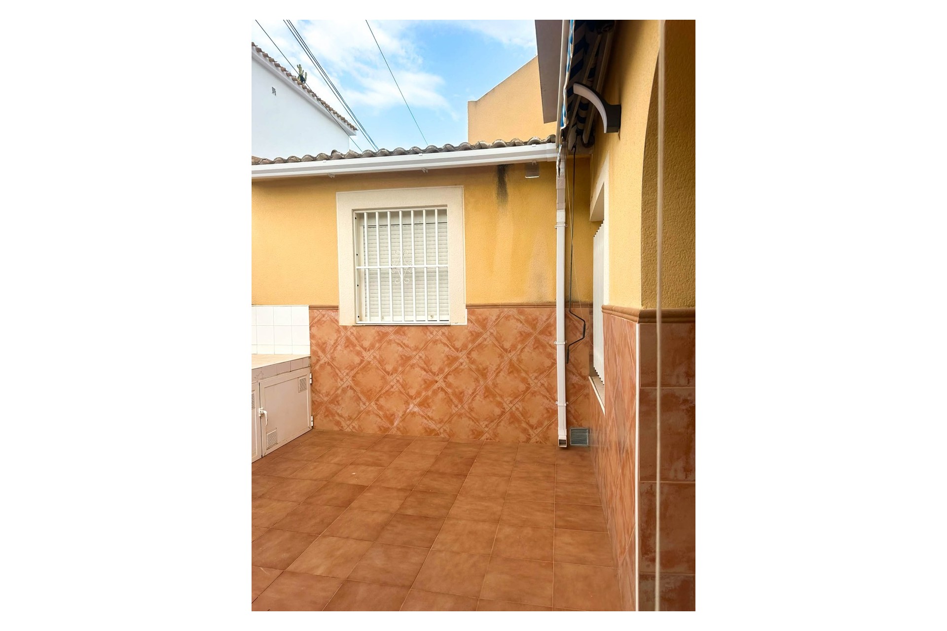 Resale - Bungalow -
Torrevieja - Urb. Rosaleda