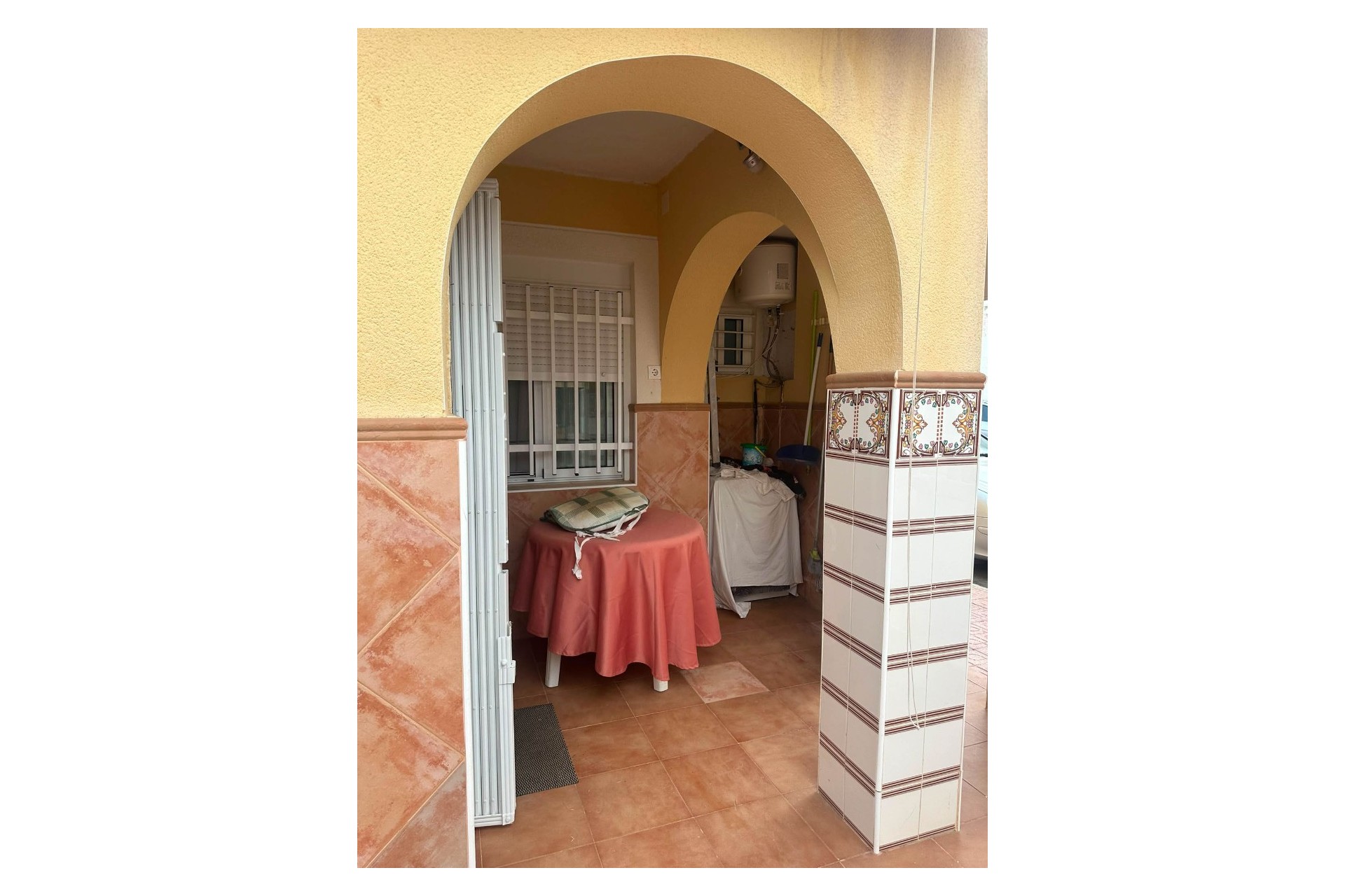 Resale - Bungalow -
Torrevieja - Urb. Rosaleda
