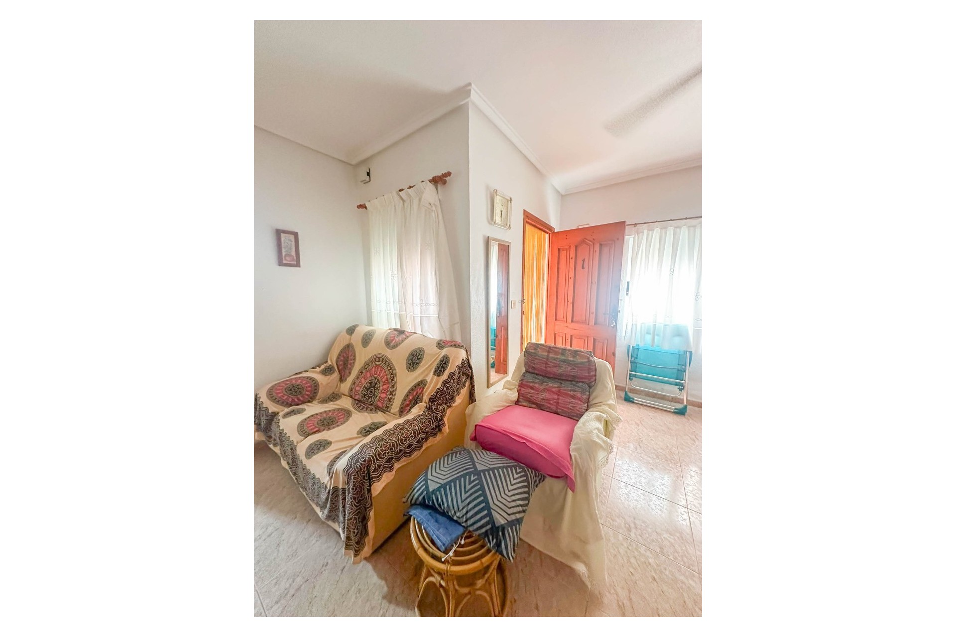 Resale - Bungalow -
Torrevieja - Urb. Rosaleda